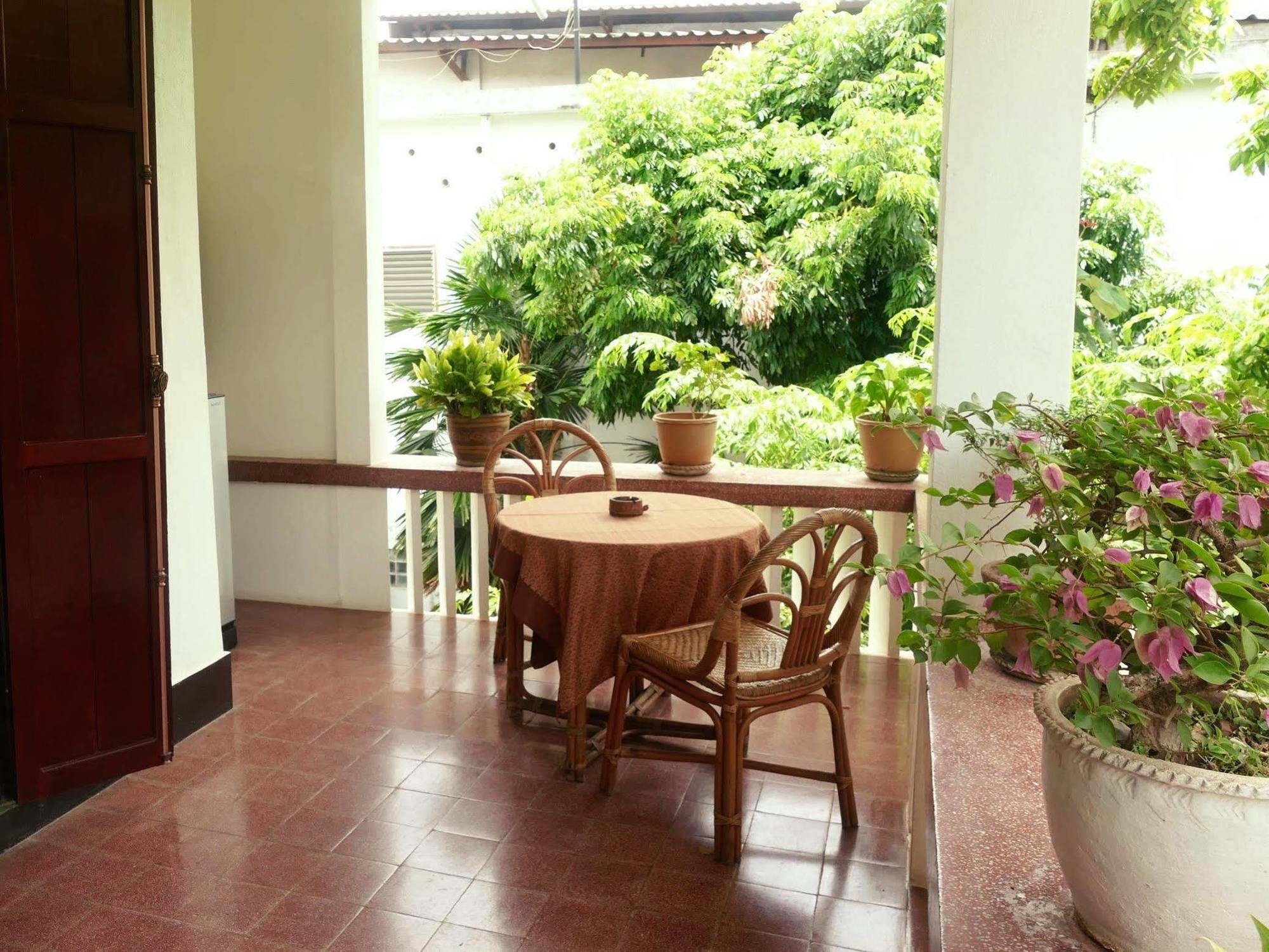 Hotel Lani'S House By The Ponds Vientiane Exterior foto
