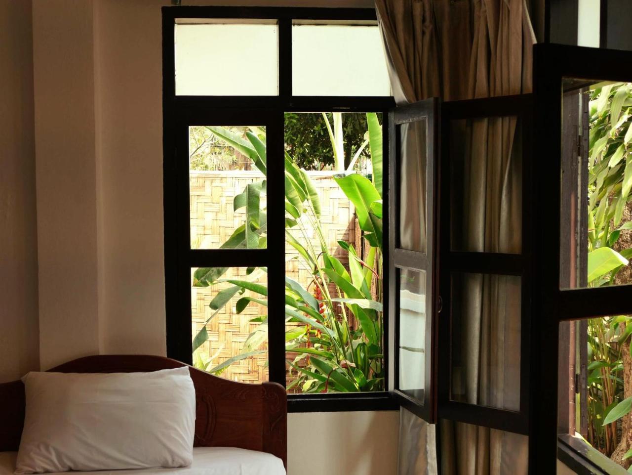 Hotel Lani'S House By The Ponds Vientiane Exterior foto